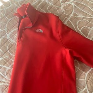 Brand new never worn men’s North Face half zip up